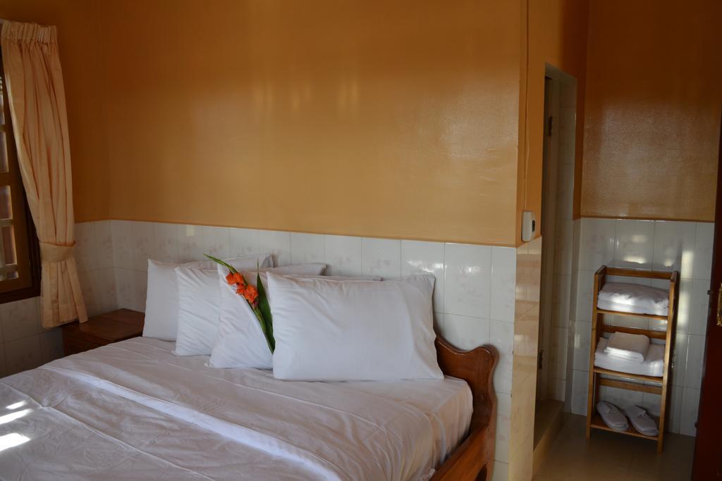 Kampot Manor Hotel Стая снимка